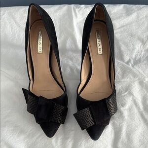 TAHARI Betsy Black Suede Women's Heels with Bow Detail